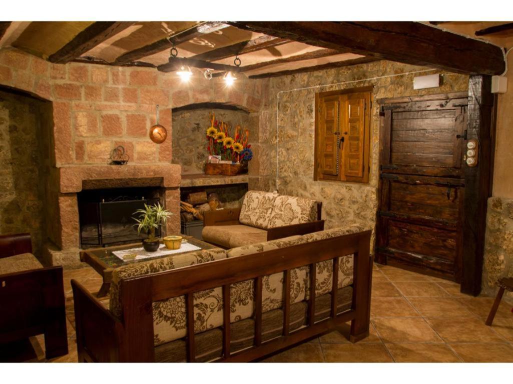 Masia Los Camineros Cella Bagian luar foto