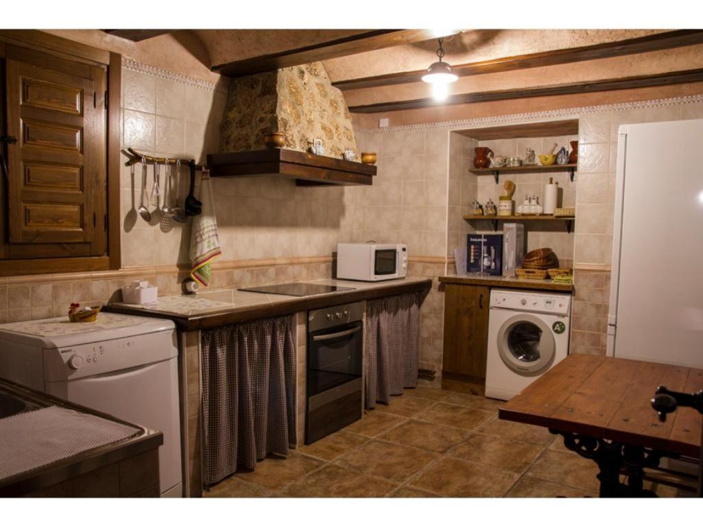 Masia Los Camineros Cella Bagian luar foto