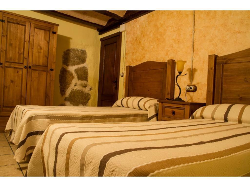 Masia Los Camineros Cella Bagian luar foto